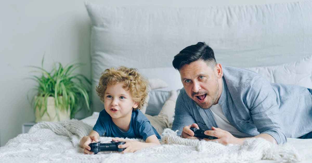 Родители находят время для игр и отдыха дома